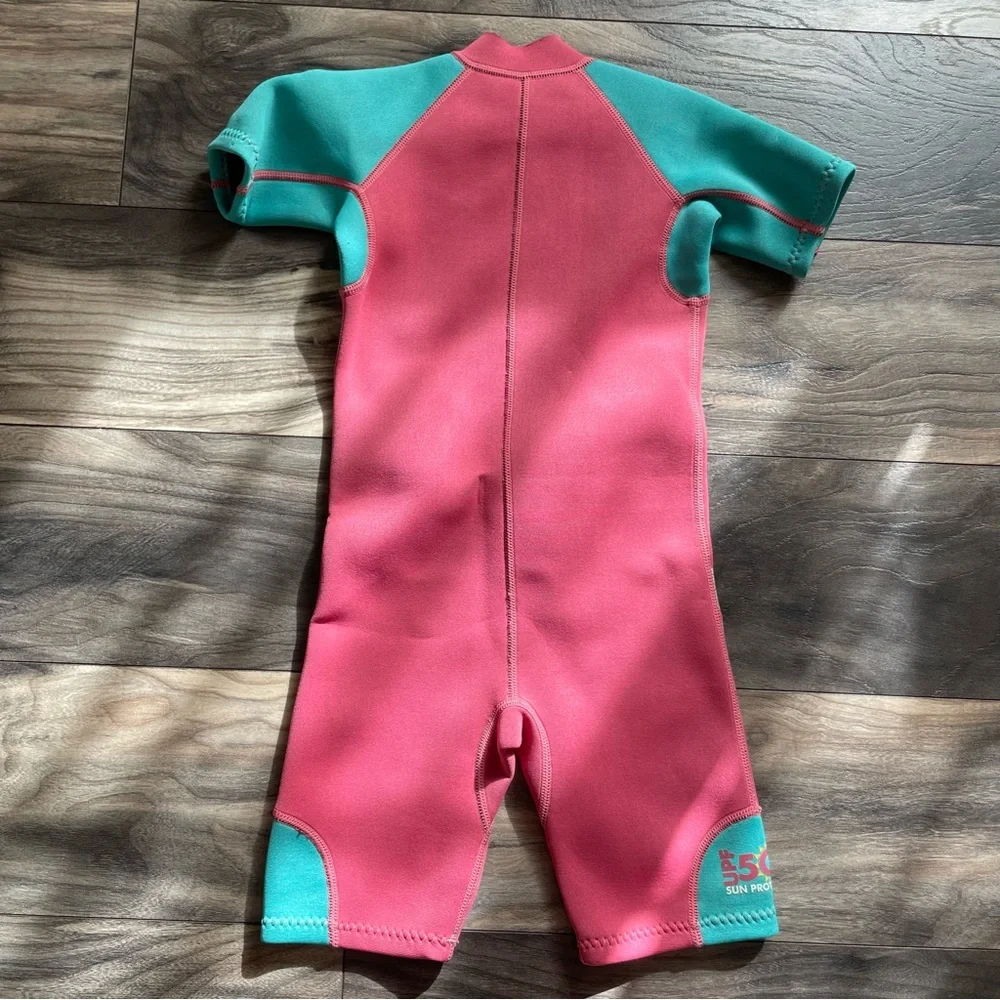 Girl wetsuit size 4 - Picture 2 of 4